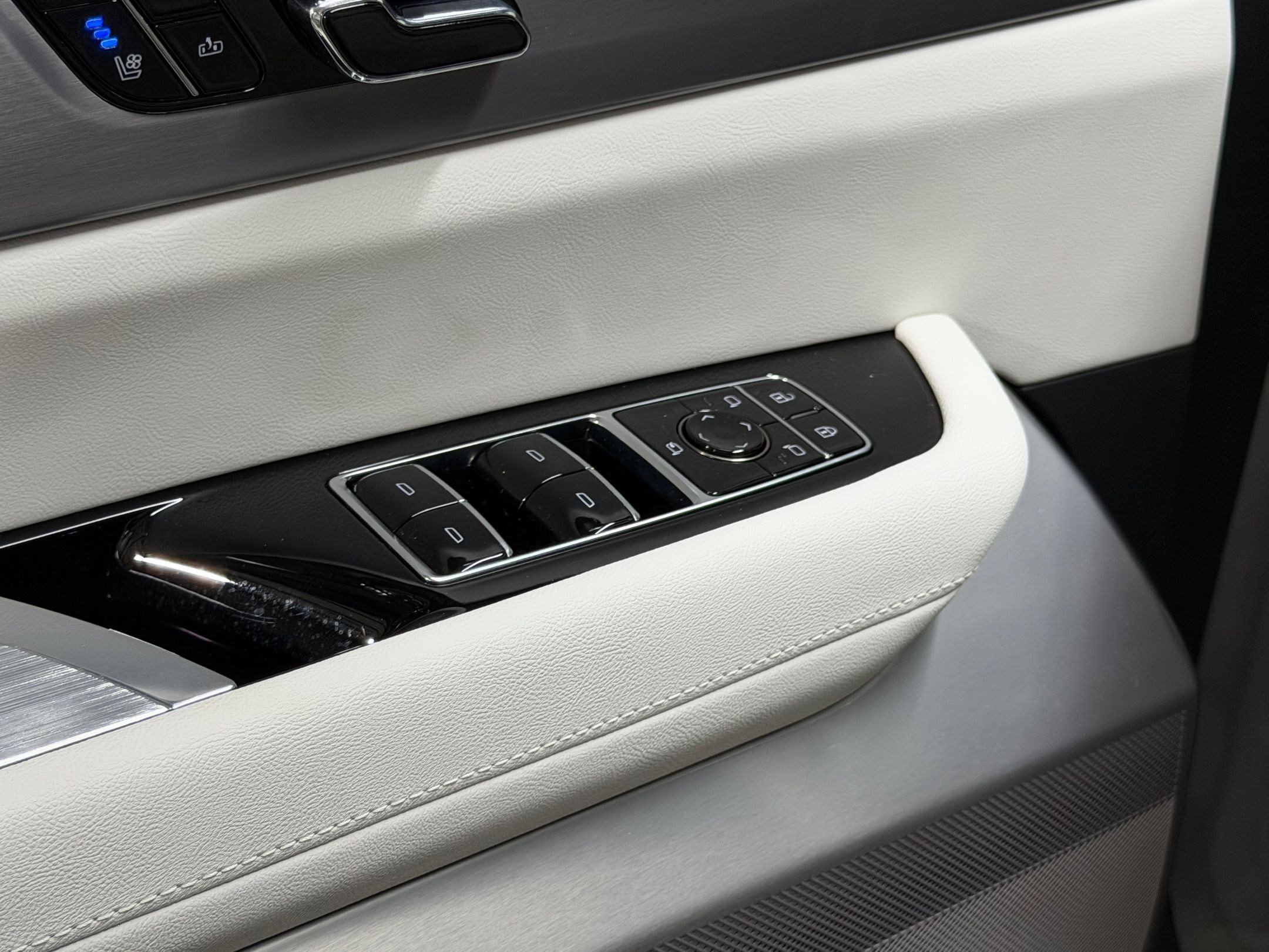 New 2026 Cadillac Vistiq Sport AWD/4WD image 26