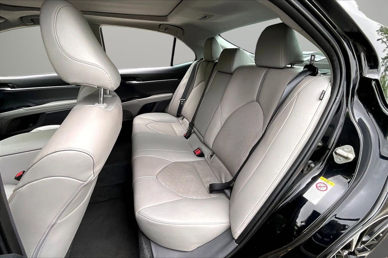 Used 2019 Toyota Camry XSE w/ Navigation Package FWD image 24