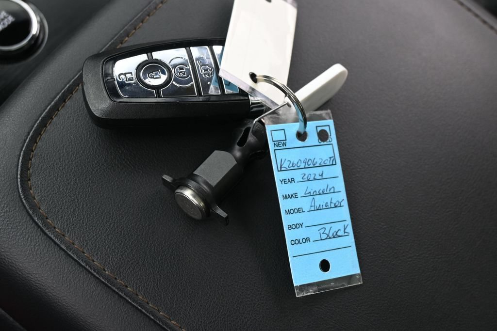 Used 2025 Lincoln Aviator 2WD image 27