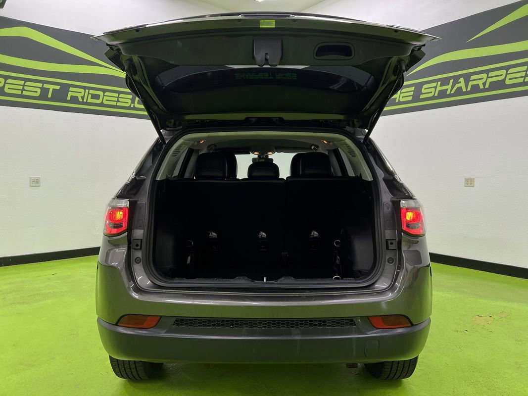 Used 2018 Jeep Compass Latitude w/ Popular Equipment Group AWD/4WD image 9