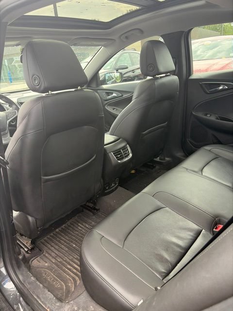 Used 2018 Chevrolet Malibu LT w/ Leather Package FWD image 12