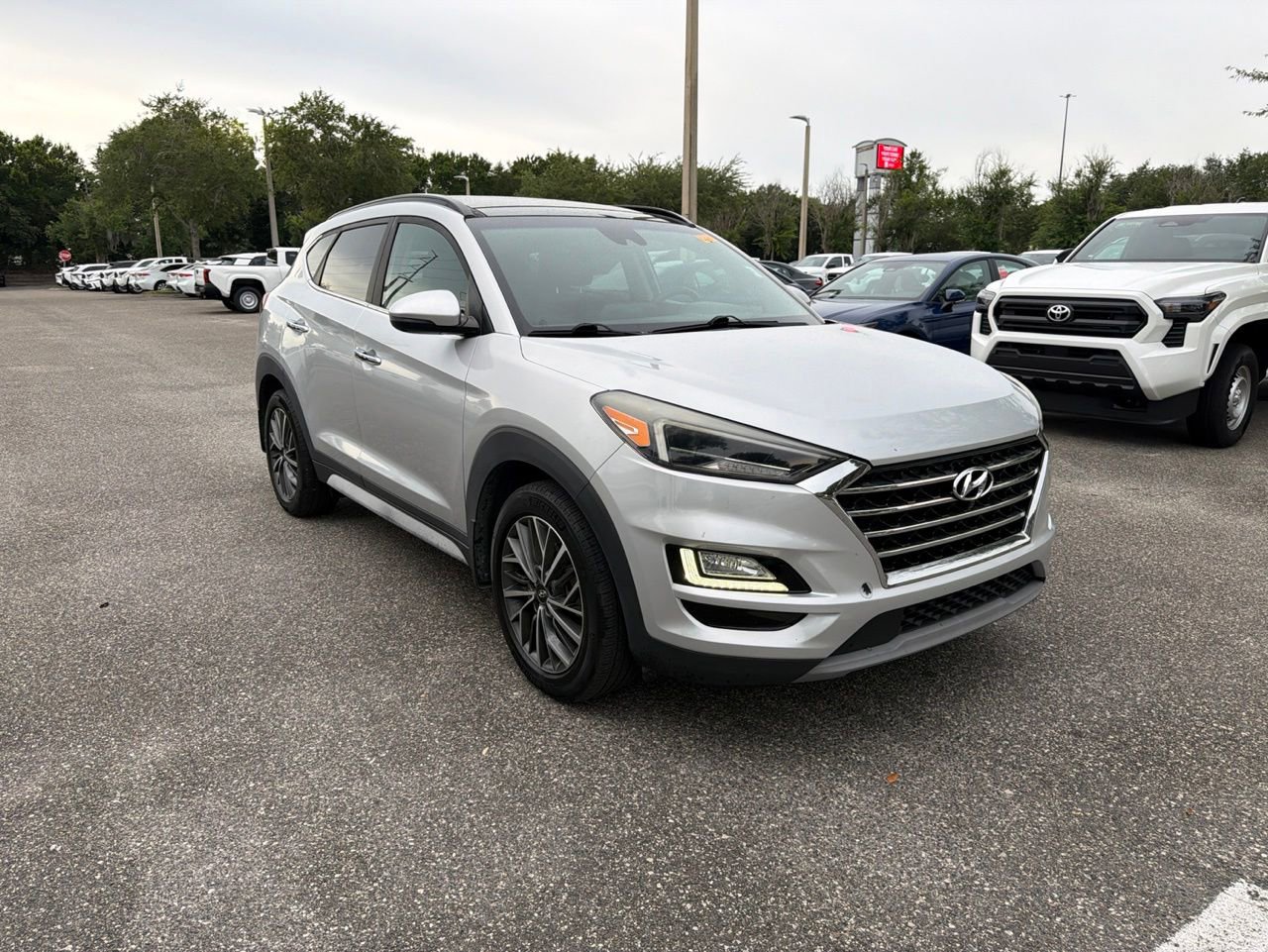 Used 2019 Hyundai Tucson Ultimate w/ Cargo Package FWD image 7