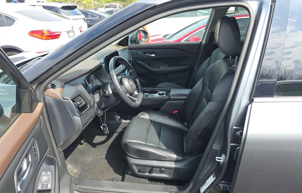 Used 2023 Nissan Rogue SL w/ SL Premium Package image 36