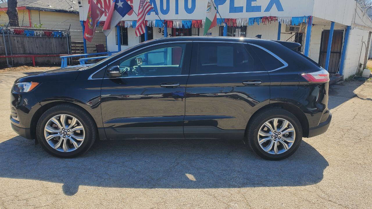 Used 2022 Ford Edge Titanium AWD/4WD image 6