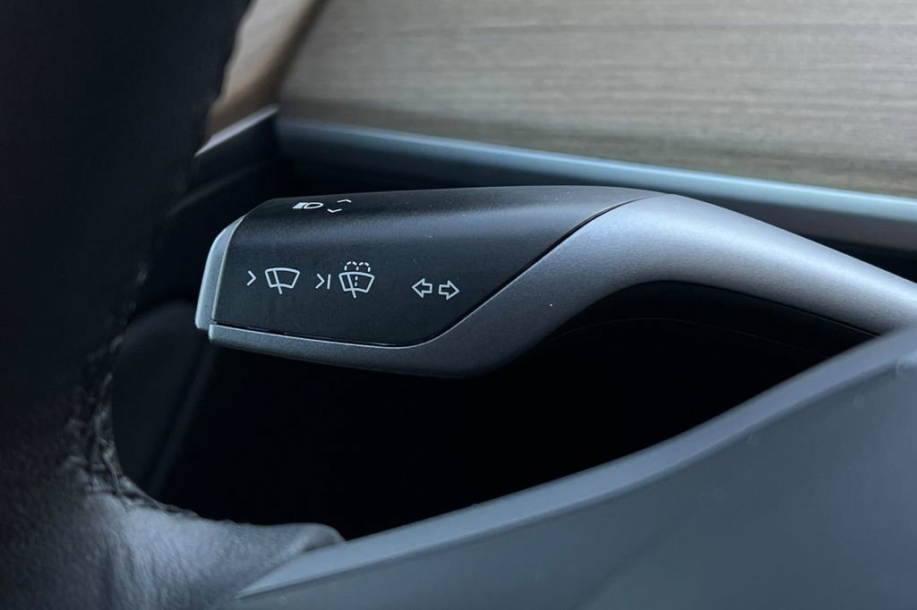 Used 2023 Tesla Model Y Performance image 30