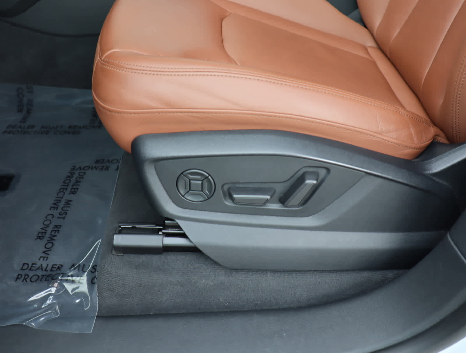 Used 2023 Audi Q8 Premium w/ Convenience Package image 37