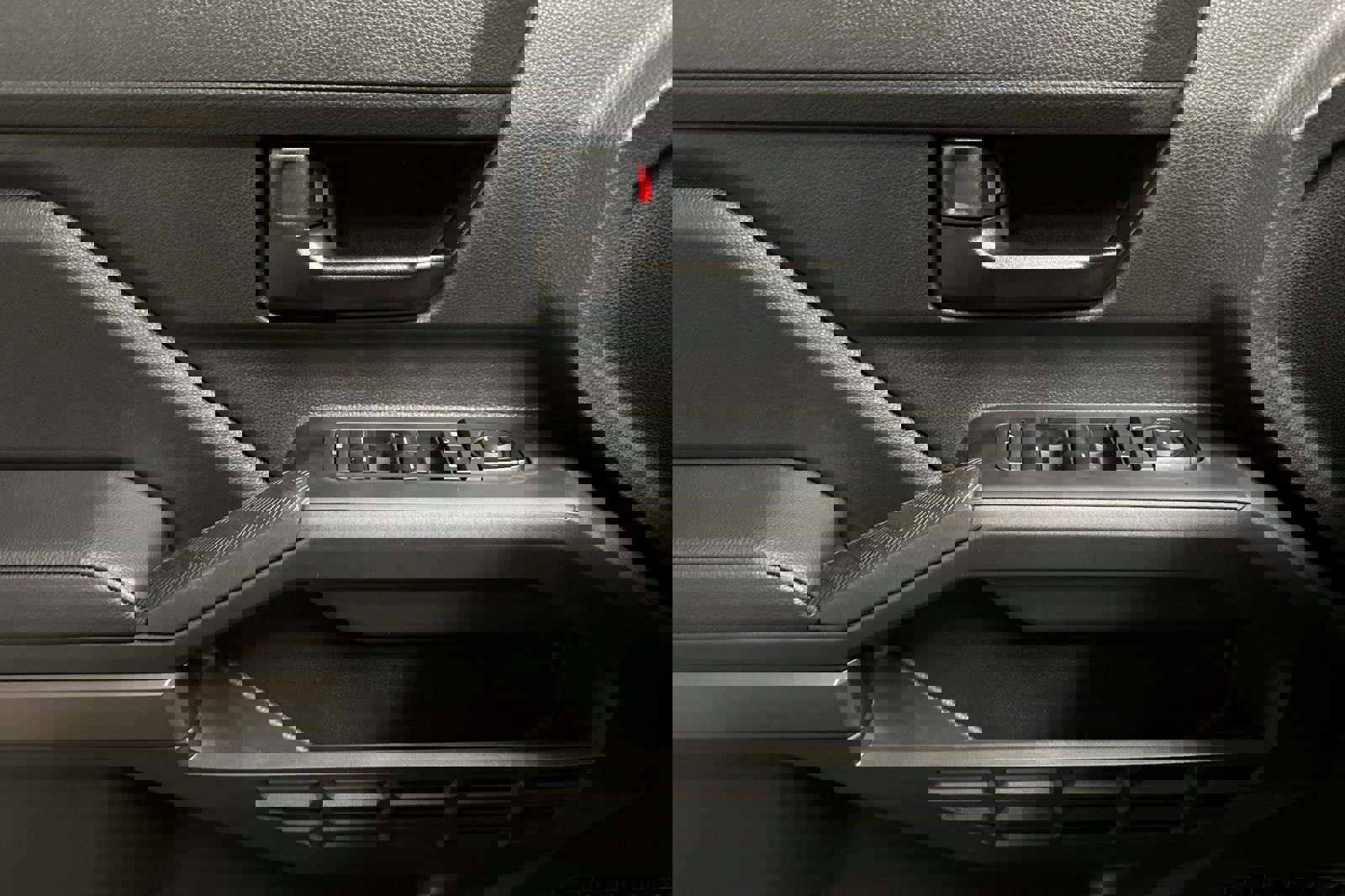 New 2025 Toyota Tacoma SR5 image 7