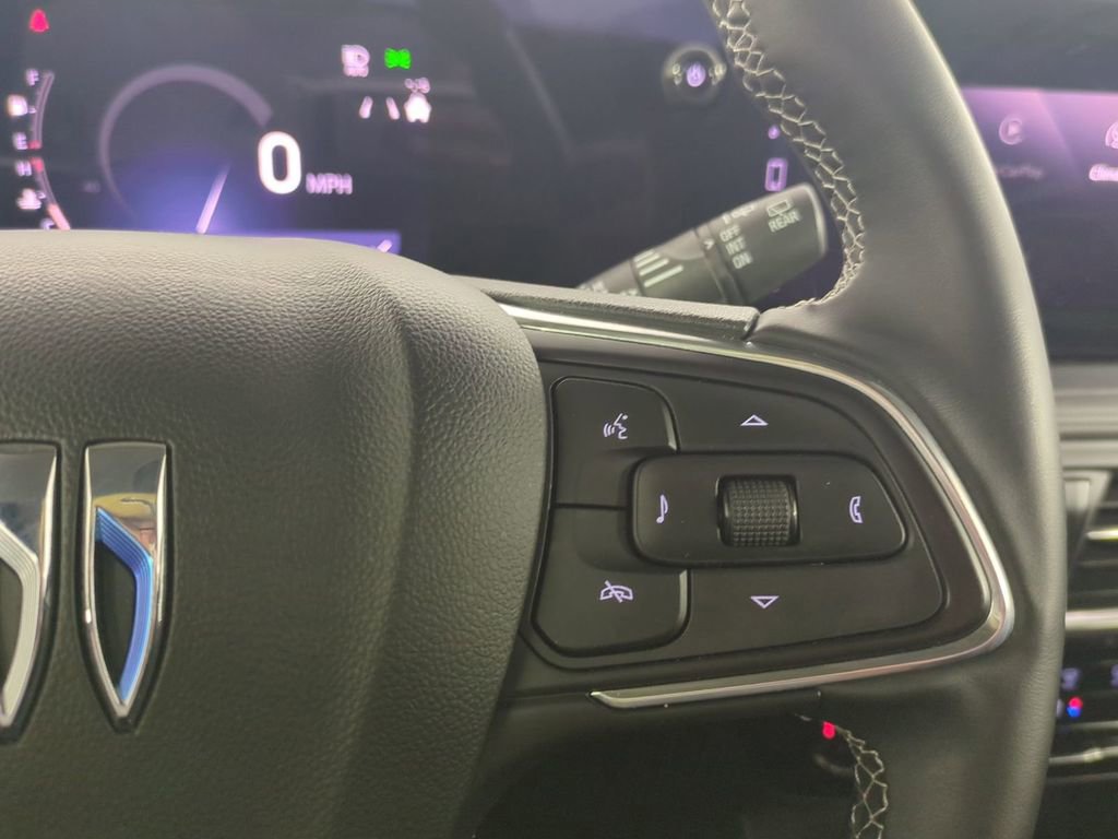 Used 2025 Buick Encore GX Avenir w/ Avenir Technology Package image 32