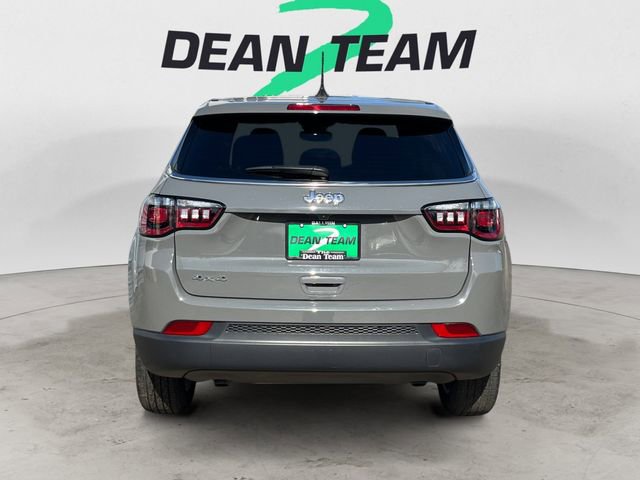 Used 2023 Jeep Compass Sport image 8