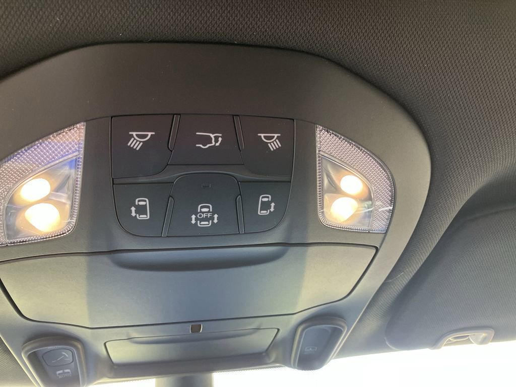 New 2026 Chrysler Pacifica Select image 21