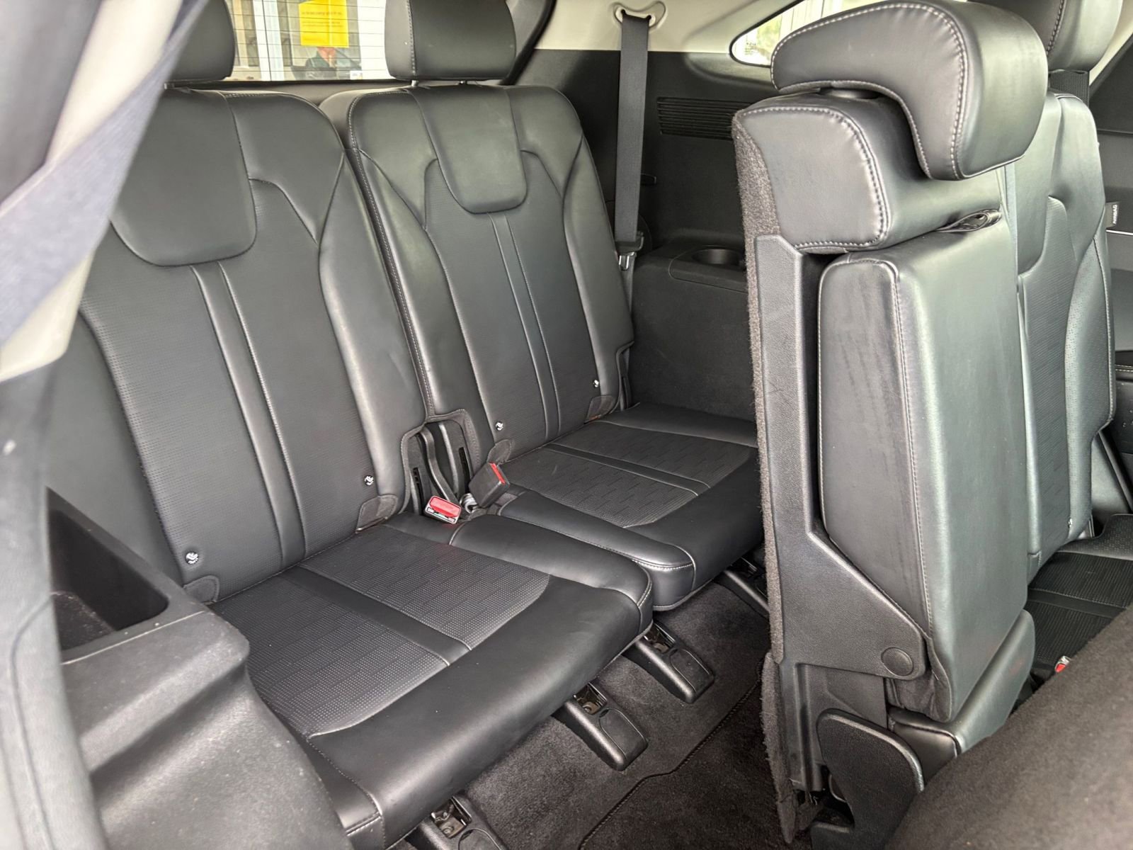 Used 2024 Kia Sorento S FWD image 31