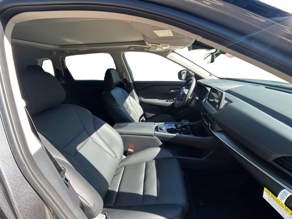 New 2026 Nissan Rogue Dark Armor AWD/4WD image 15