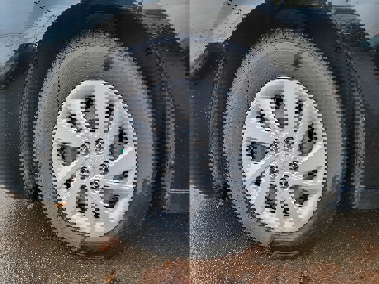 Used 2020 Hyundai Elantra SE w/ Cargo Package (C1) image 10