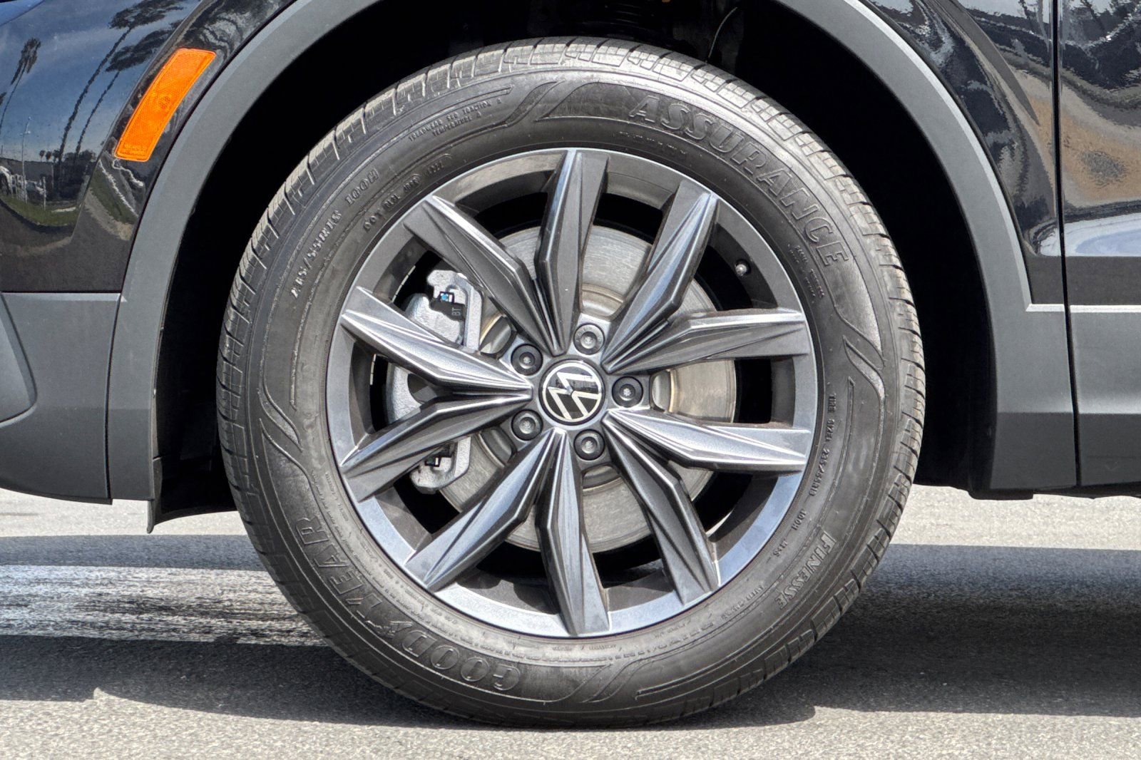 Certified 2023 Volkswagen Tiguan SE FWD image 27