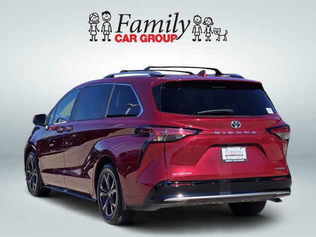 Used 2026 Toyota Sienna Platinum AWD/4WD image 3