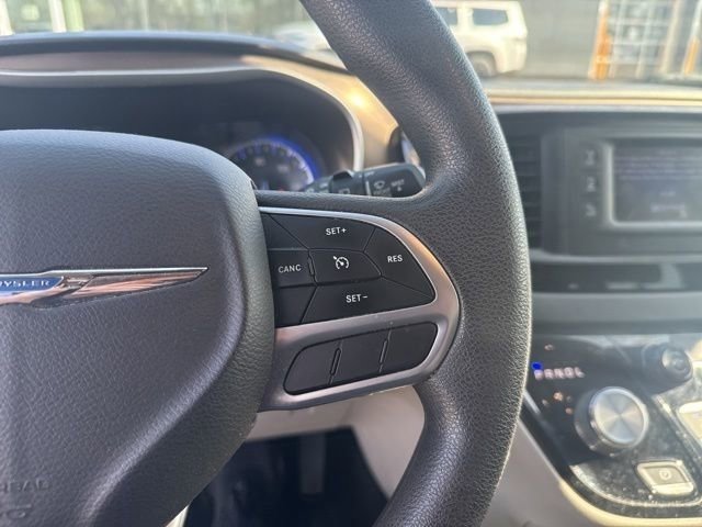 Used 2017 Chrysler Pacifica Touring Plus image 20