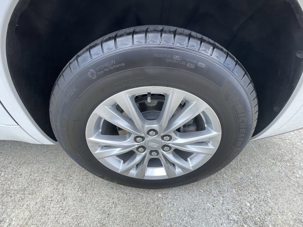 Certified 2024 Cadillac XT6 Luxury FWD image 33