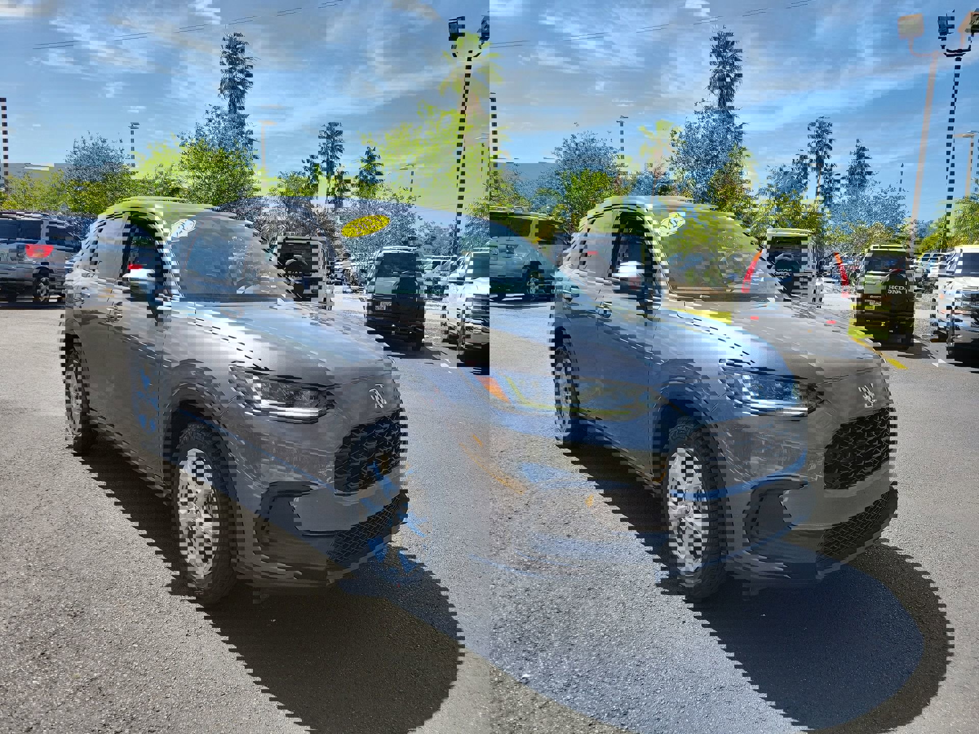 Used 2023 Honda HR-V LX image 2