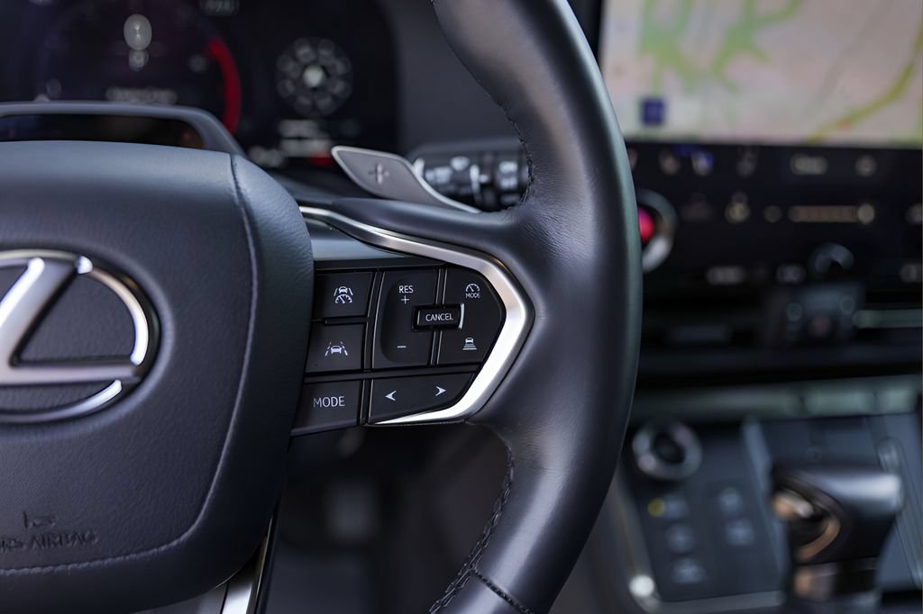 Used 2024 Lexus GX 550 AWD/4WD image 13