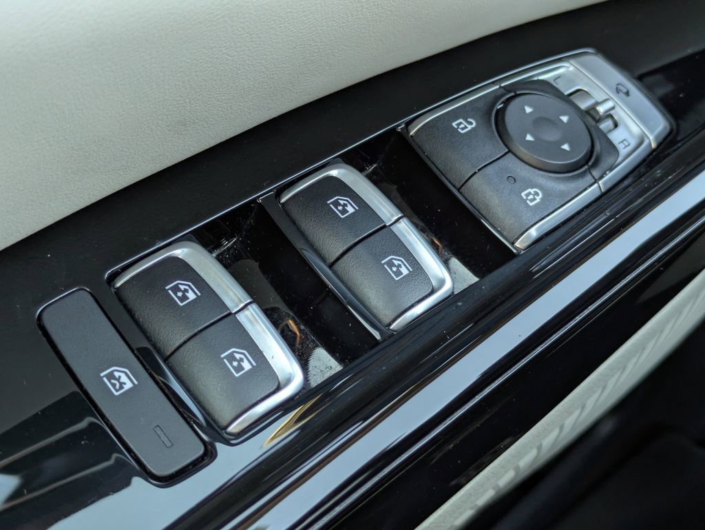 Used 2024 Kia Carnival SX Prestige image 24