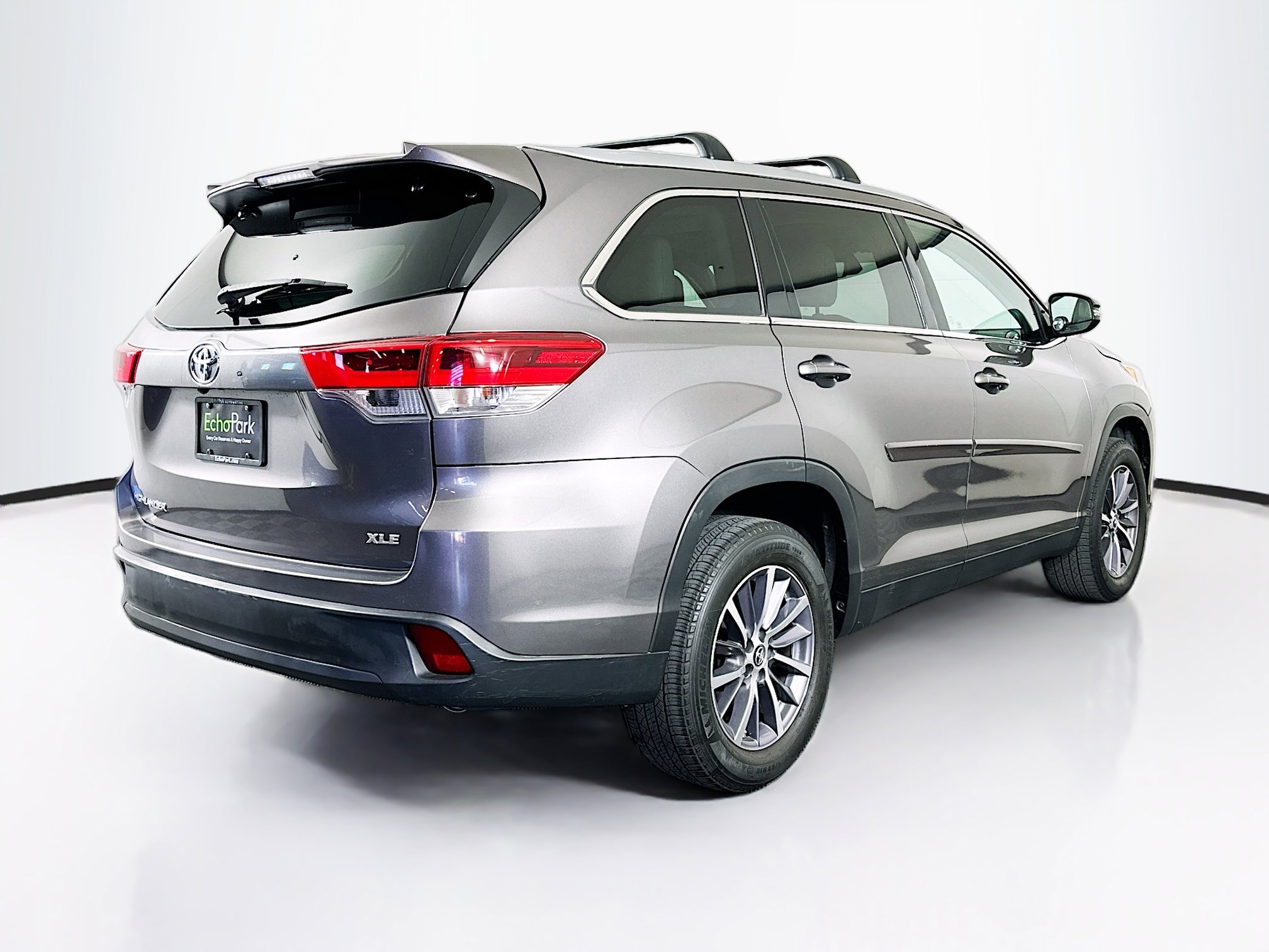 Used 2019 Toyota Highlander XLE FWD image 9