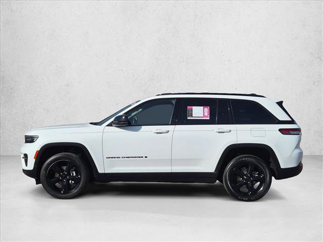 Used 2023 Jeep Grand Cherokee Altitude AWD/4WD image 8
