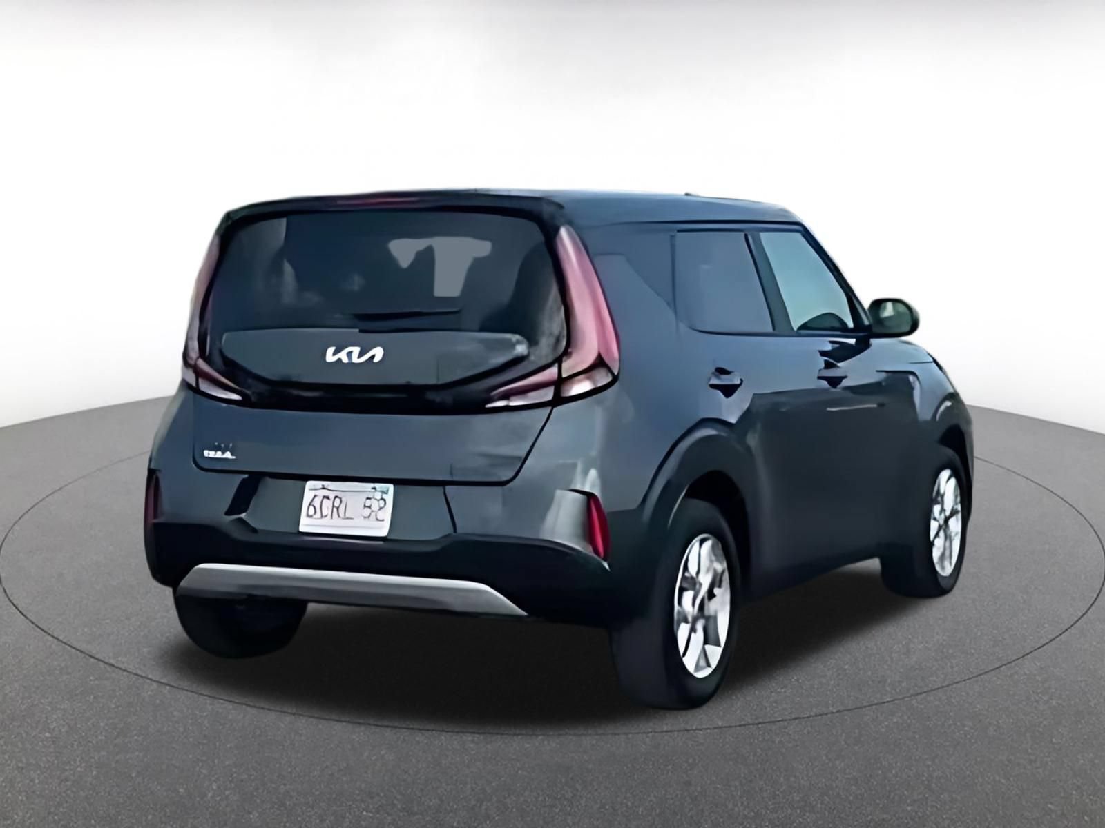 Used 2025 Kia Soul LX w/ LX Technology Package FWD image 10