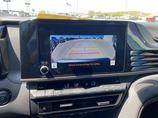 Used 2025 Toyota Camry SE w/ Convenience Package FWD image 17