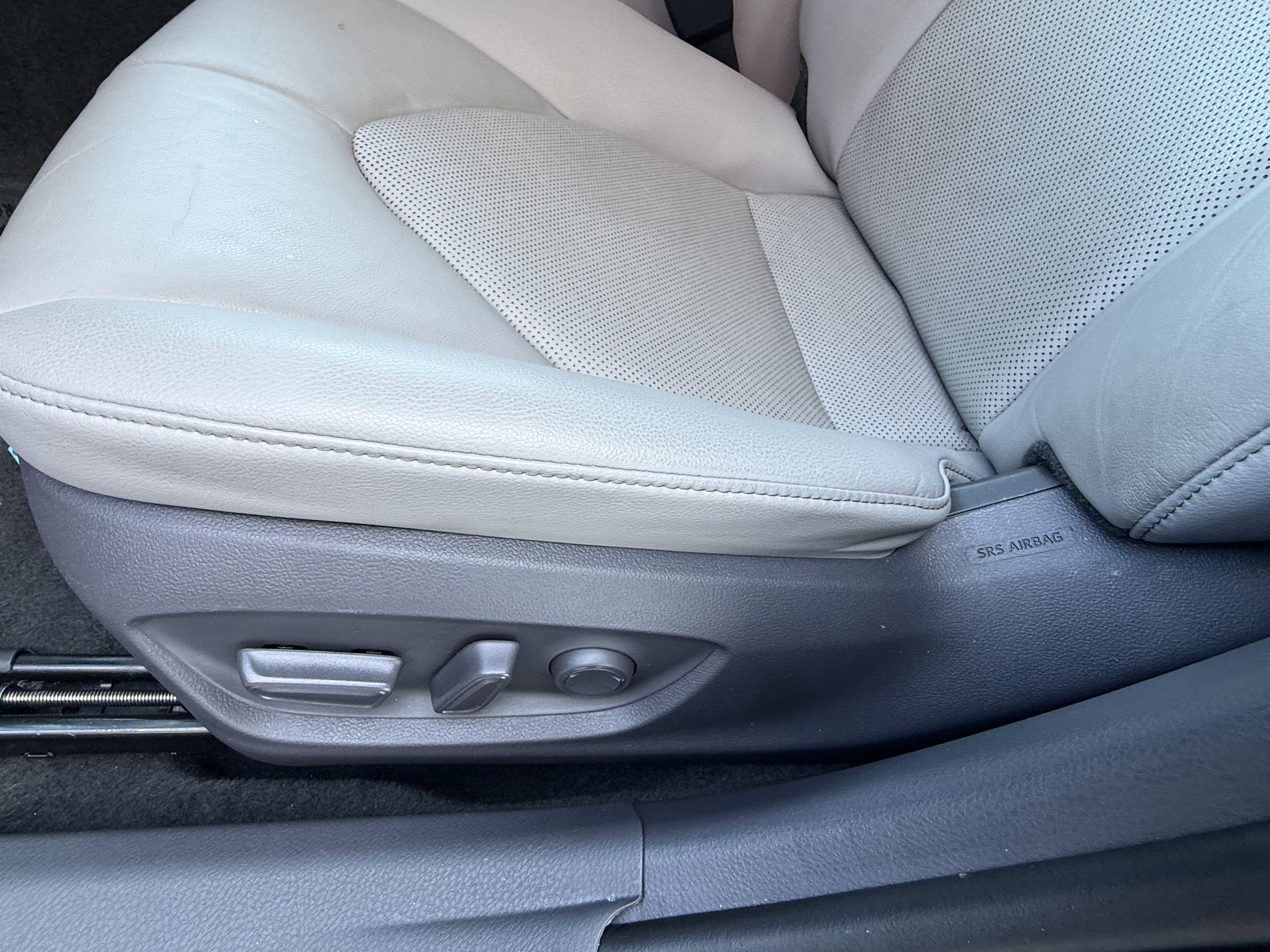 Certified 2021 Toyota Camry XLE w/ Cold Weather Package image 19