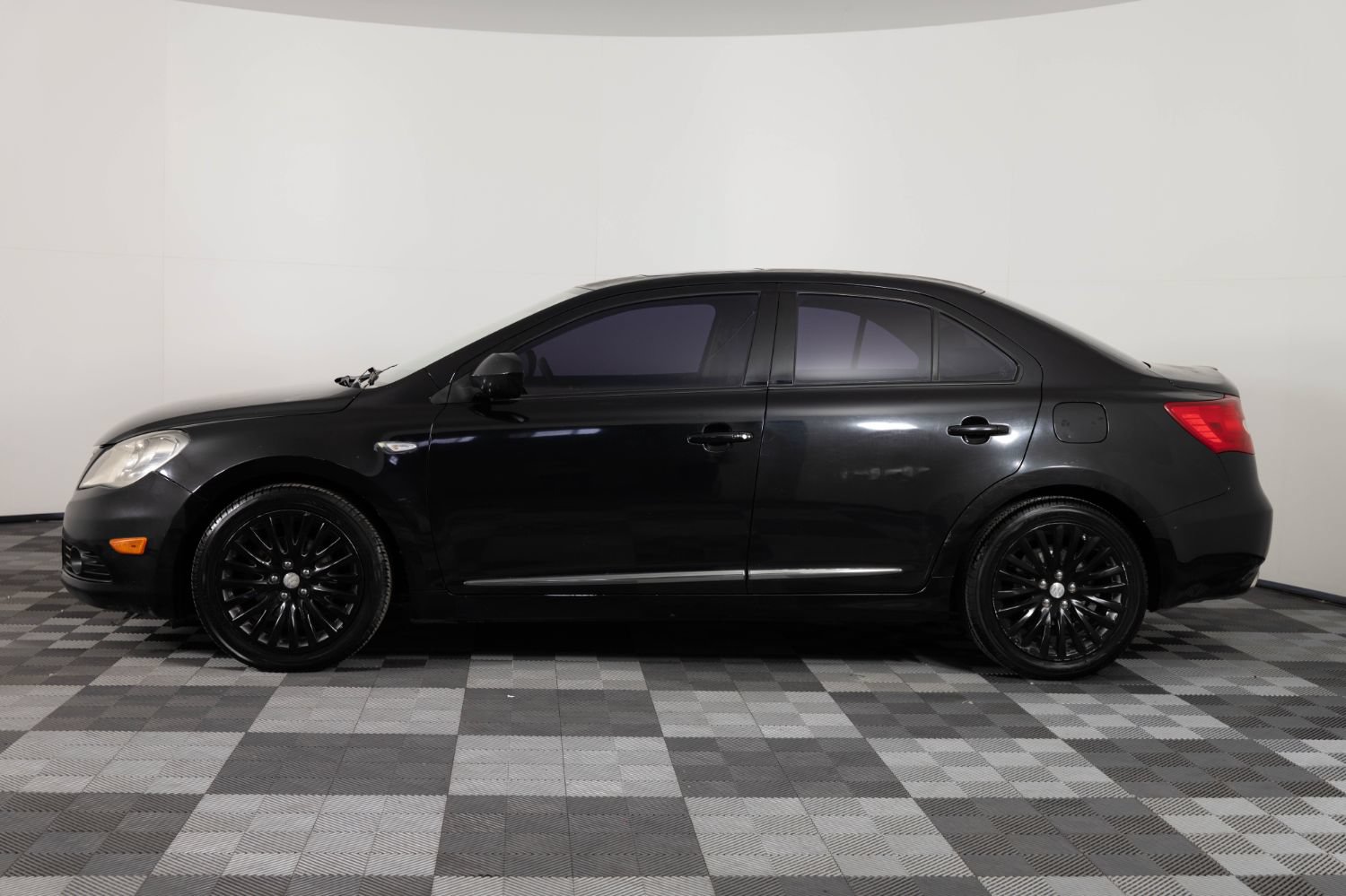 Used 2010 Suzuki Kizashi SLS AWD/4WD image 3