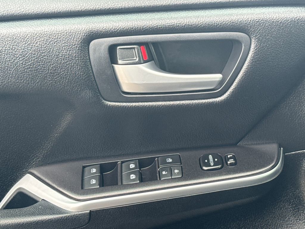 Used 2016 Toyota Camry SE w/ Protection Package (Q2) image 31