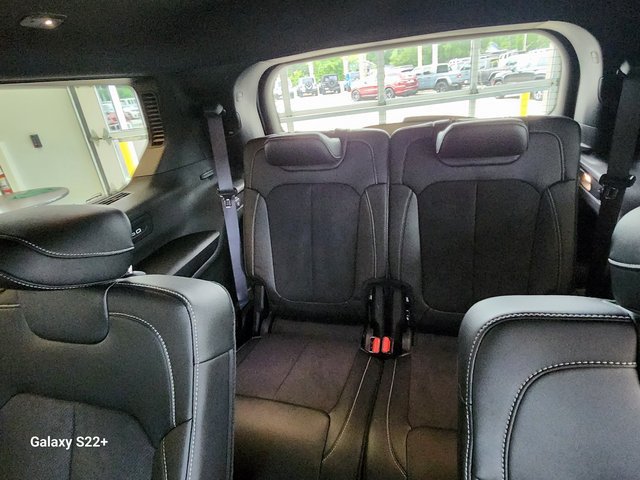 New 2024 Jeep Grand Cherokee L Altitude AWD/4WD image 9