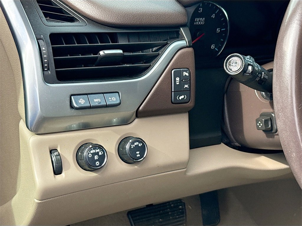 Used 2020 Chevrolet Suburban Premier image 11
