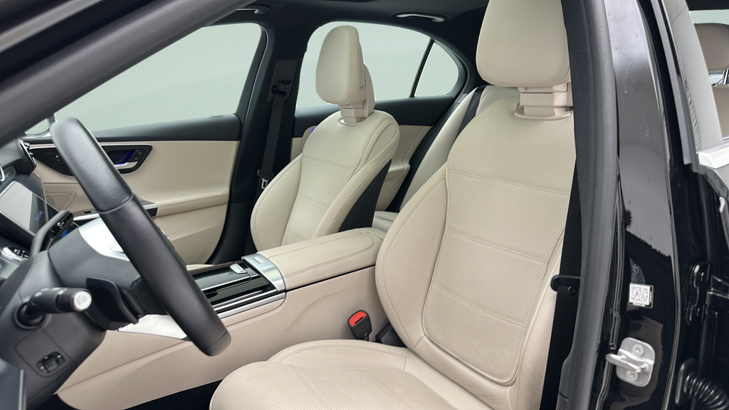 Used 2025 Mercedes-Benz C 300 4MATIC Sedan image 14