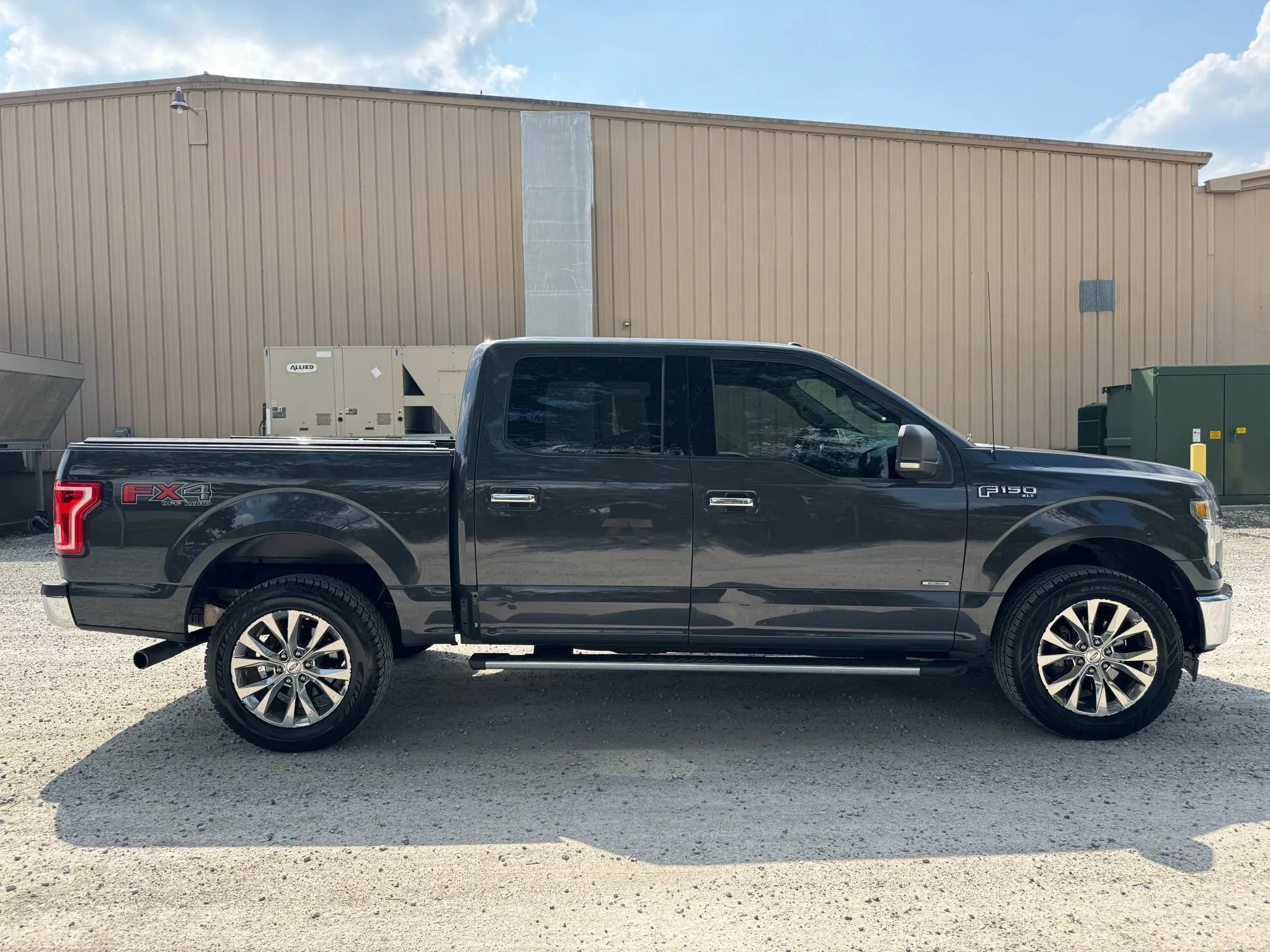 Used 2017 Ford F150 XLT w/ Equipment Group 302A Luxury image 4