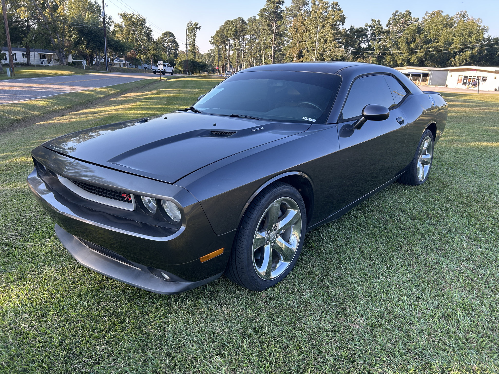 Used 2014 Dodge Challenger R/T Plus RWD image 2