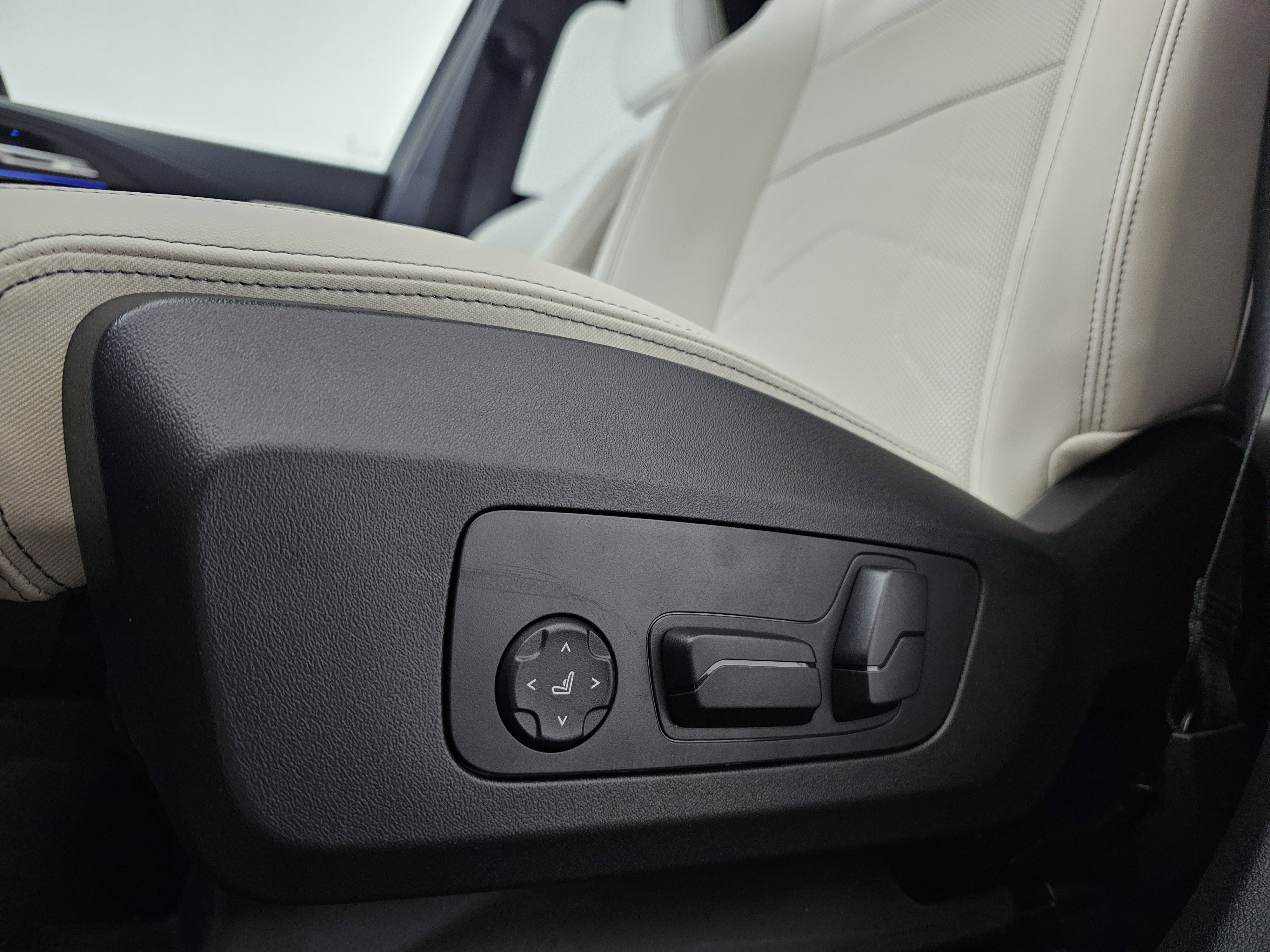 Used 2026 BMW X1 xDrive28i w/ Convenience Package image 10