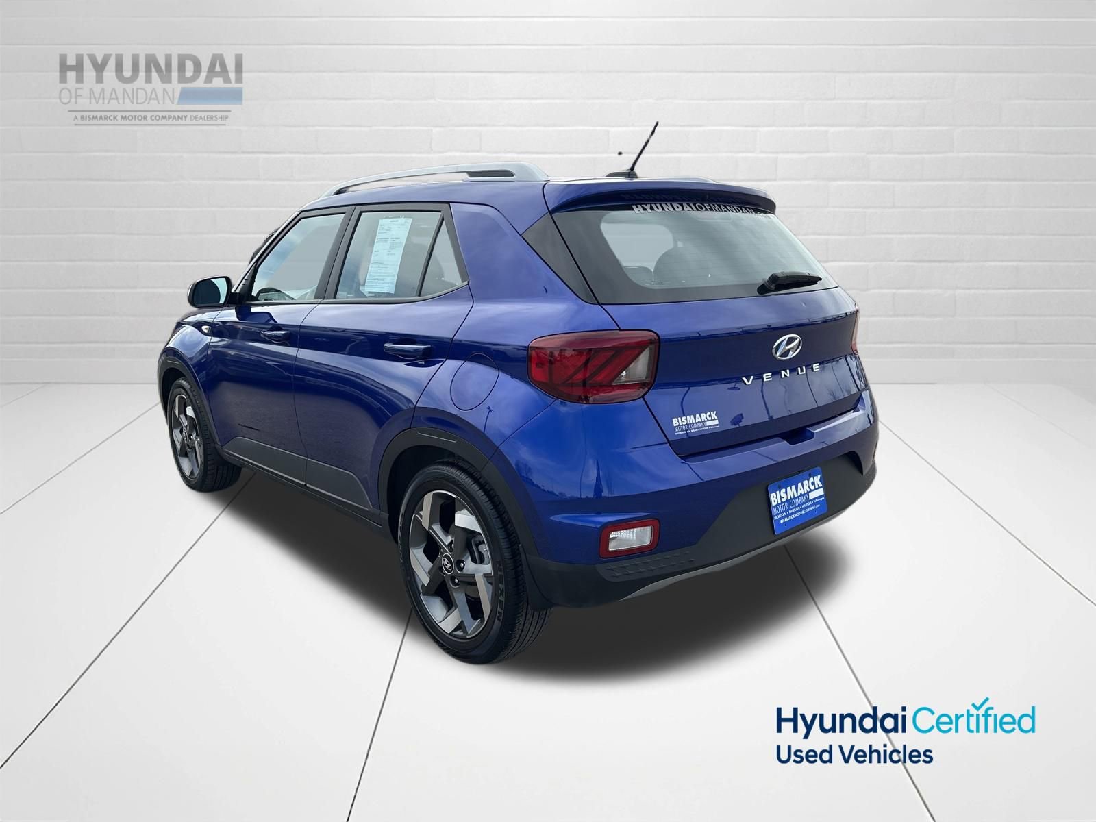 Used 2023 Hyundai Venue Limited FWD image 4