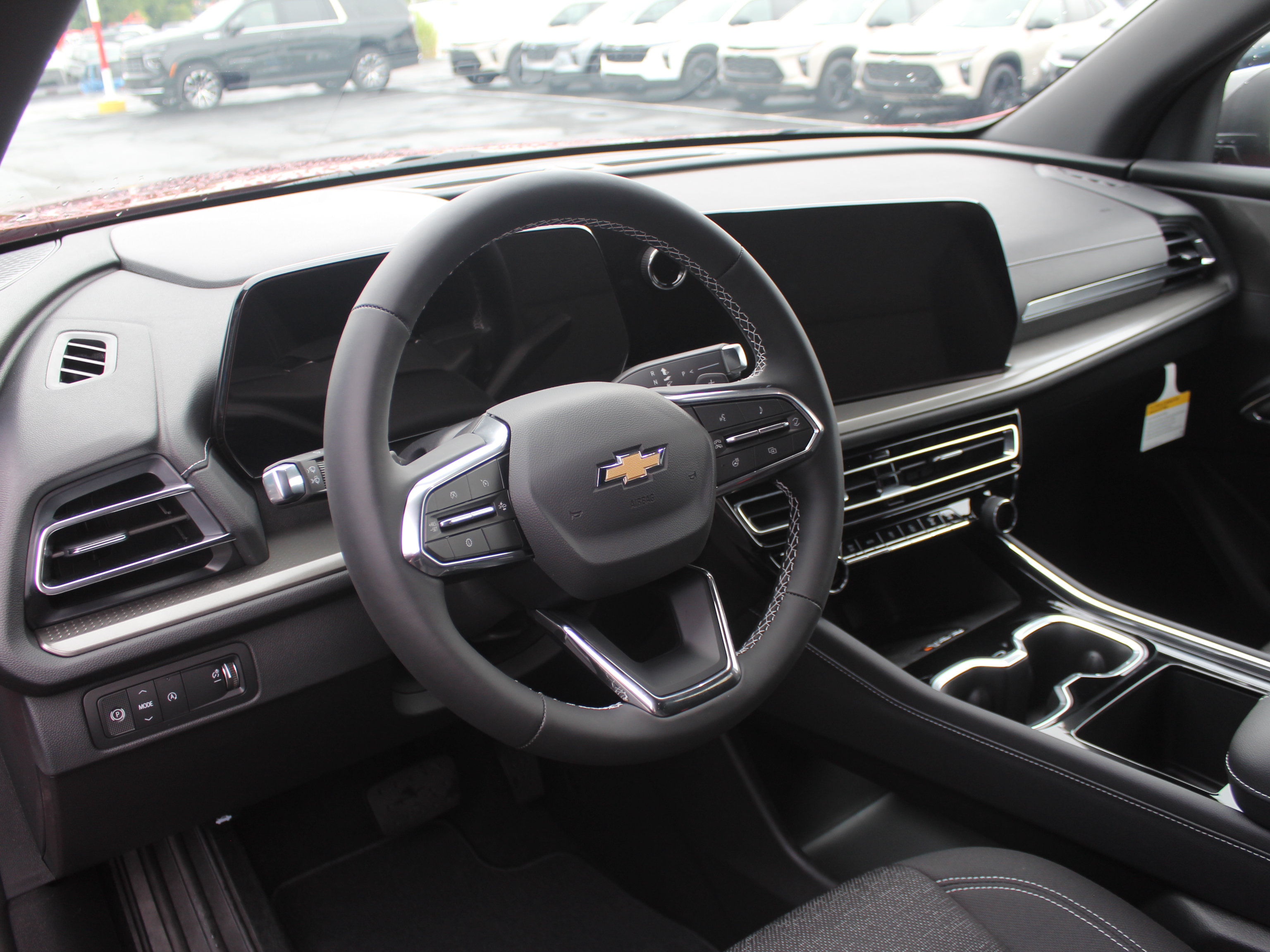 New 2027 Chevrolet Traverse LT FWD image 10