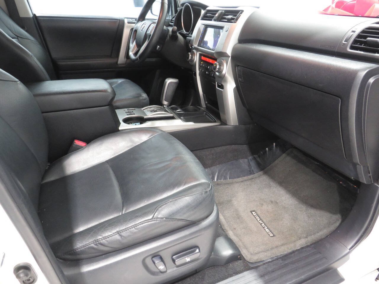Used 2010 Toyota 4Runner Limited RWD image 10