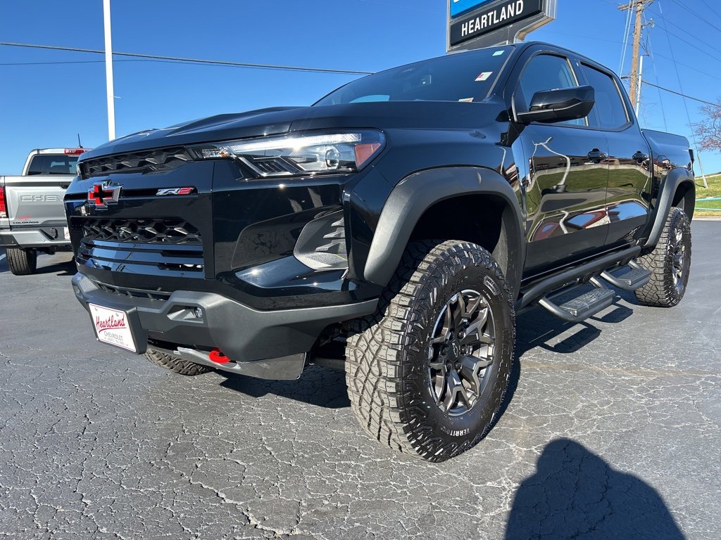 Used 2024 Chevrolet Colorado ZR2 w/ ZR2 Convenience Package III image 1