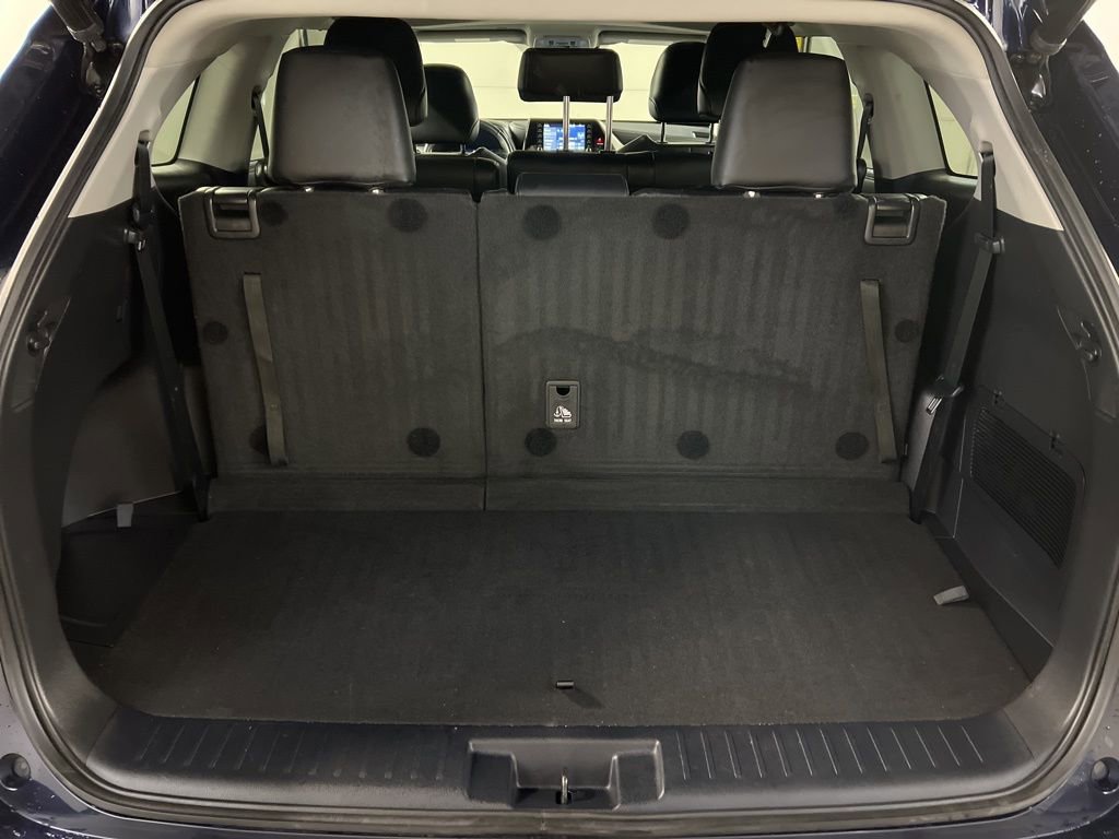 Used 2021 Toyota Highlander XLE image 34