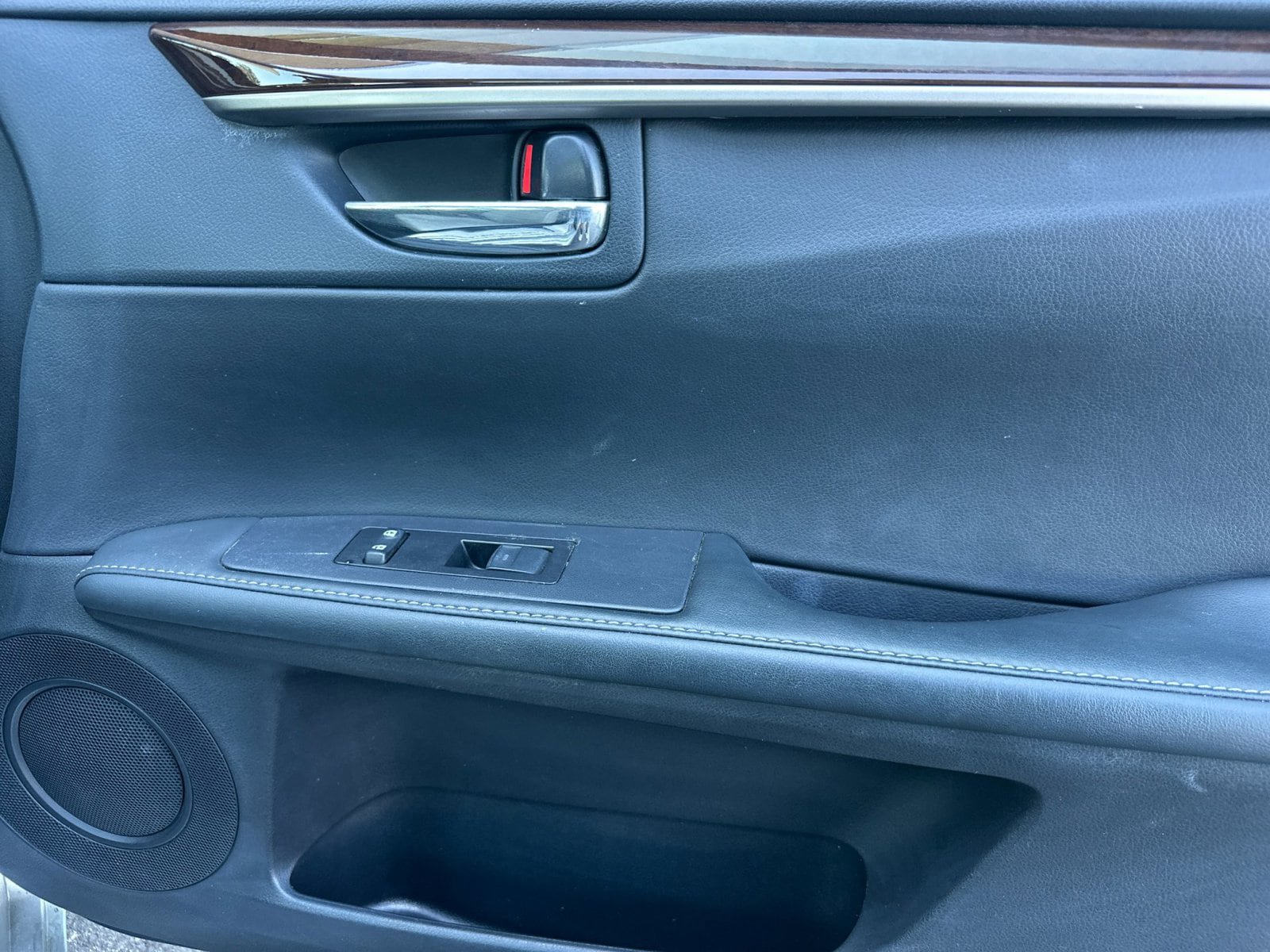 Used 2014 Lexus ES 350 w/ Luxury Package FWD image 15