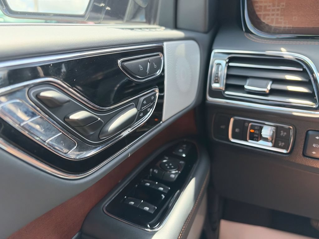 Used 2024 Lincoln Navigator Black Label AWD/4WD image 25