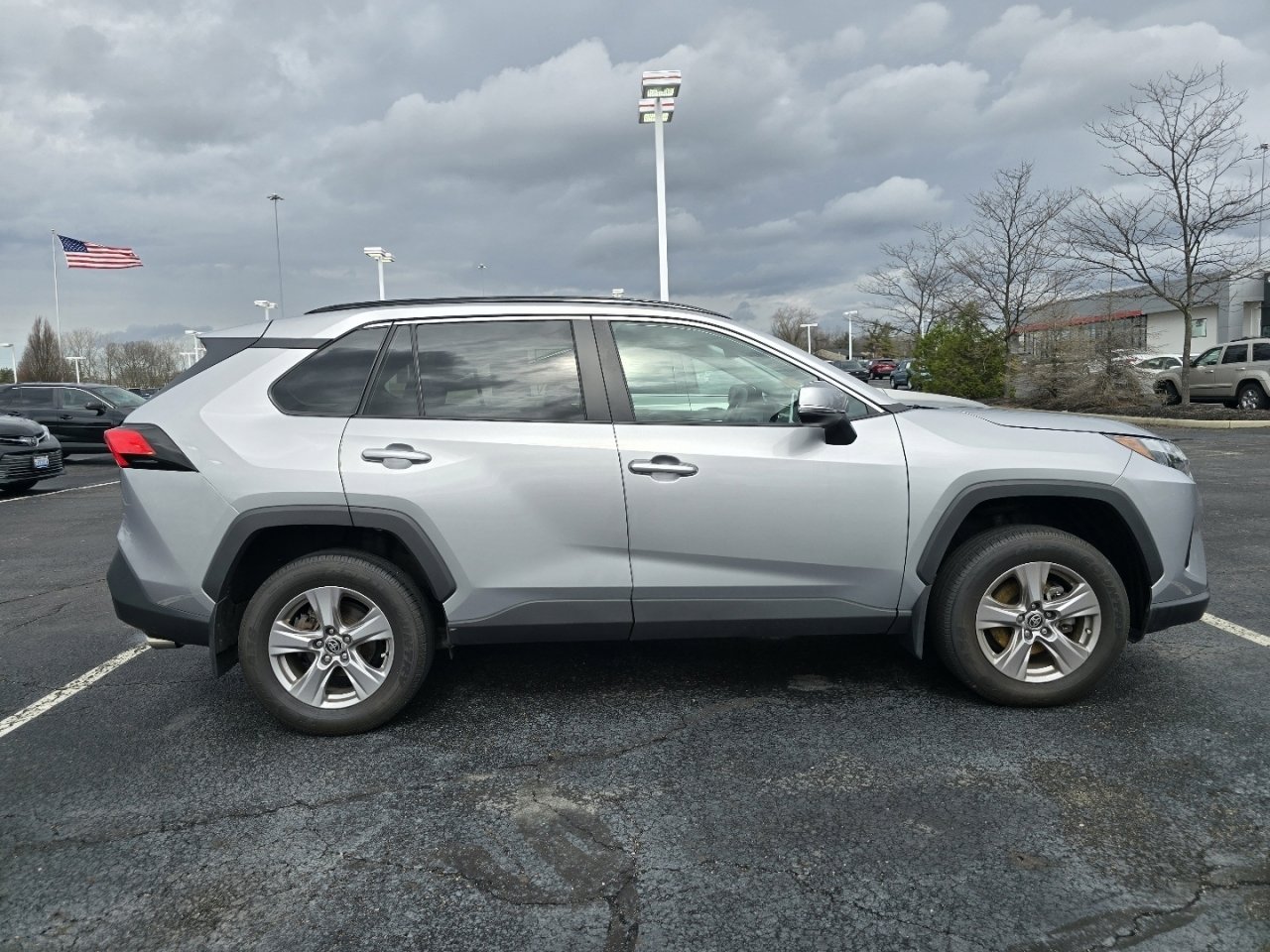 Used 2023 Toyota RAV4 XLE w/ Convenience Package image 8
