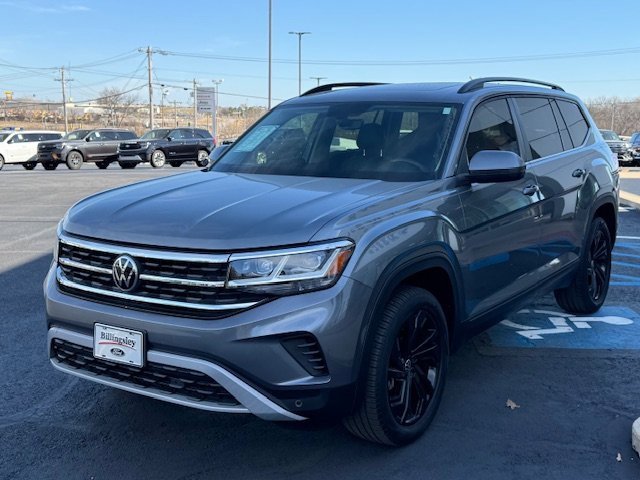 Used 2021 Volkswagen Atlas SE w/ Panoramic Sunroof Package image 2