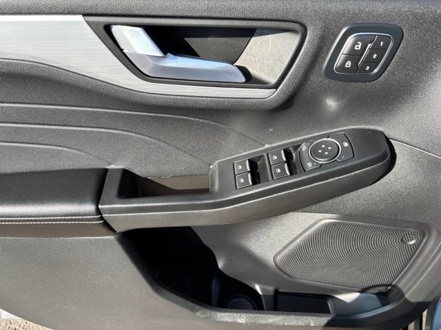 Used 2025 Ford Escape Platinum AWD/4WD image 11