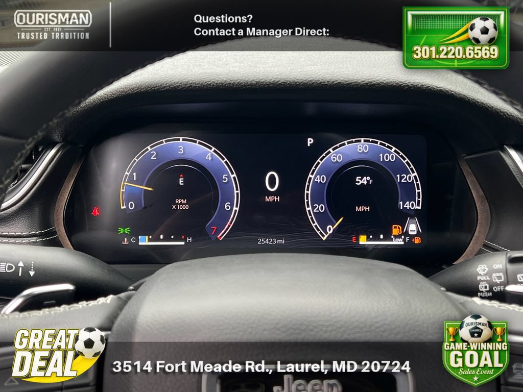 Used 2025 Jeep Grand Cherokee Altitude AWD/4WD image 10