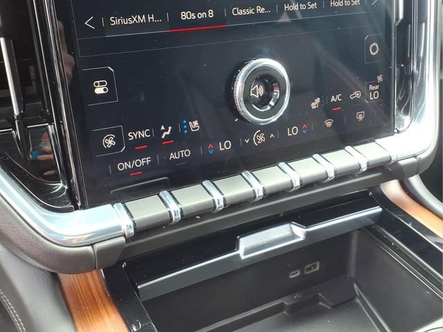 Used 2025 GMC Yukon XL Denali AWD/4WD image 6