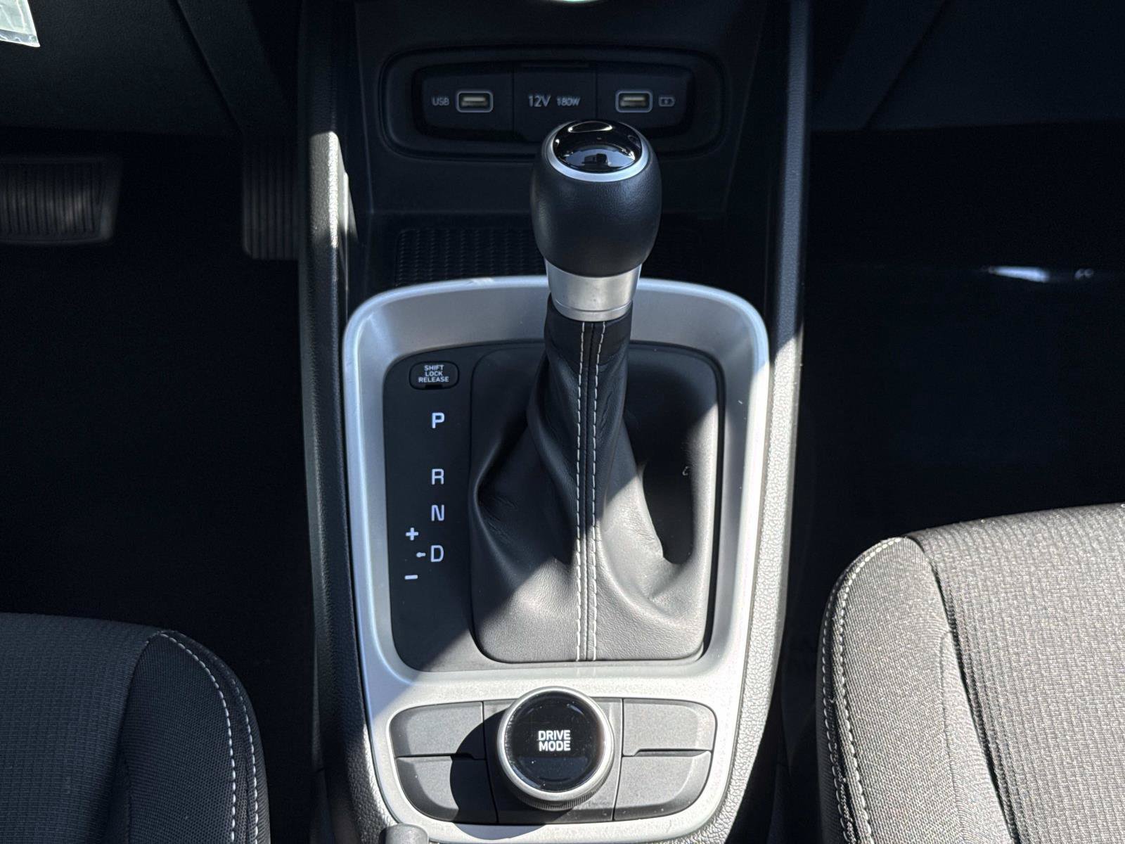 Certified 2022 Hyundai Venue SEL FWD image 8
